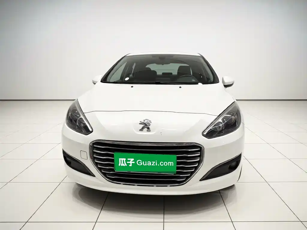 Peugeot 308 2015 — фото 2