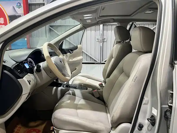 Nissan Tiida 2011