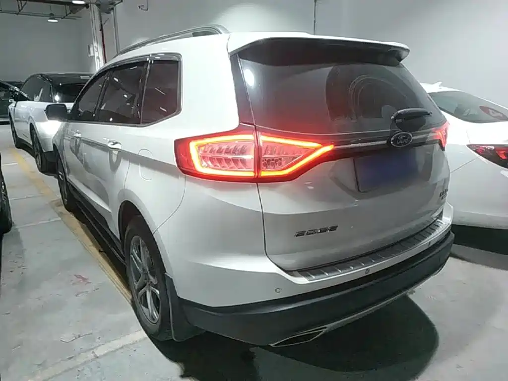Ford Edge 2019 — фото 23