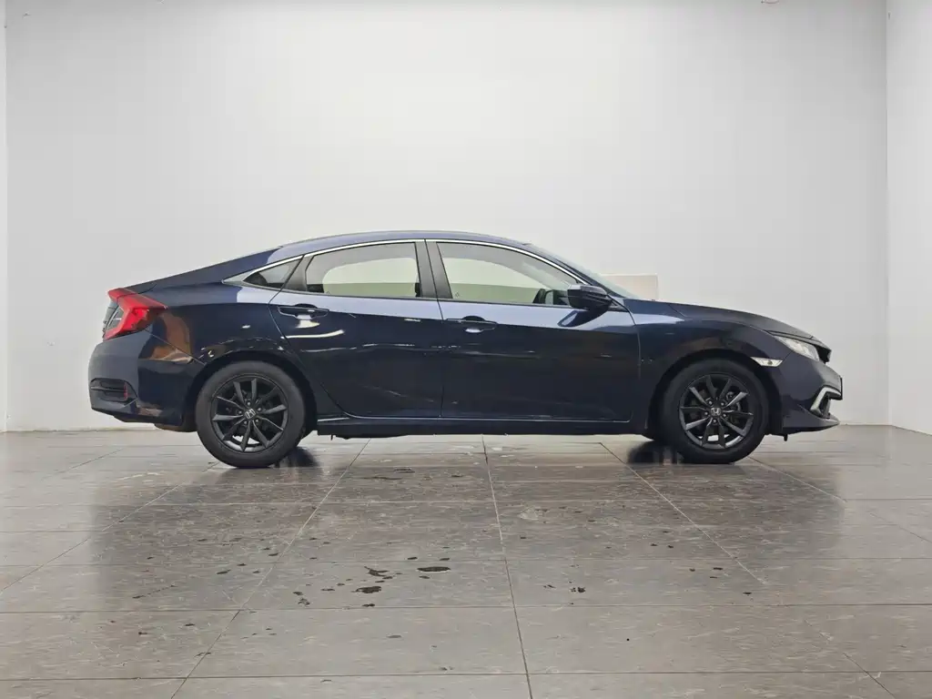 Honda Civic 2019 — фото 10
