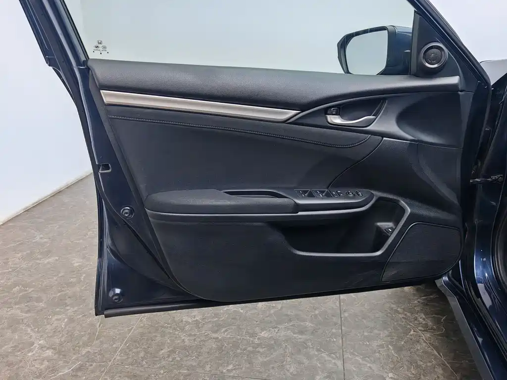 Honda Civic 2019 — фото 18
