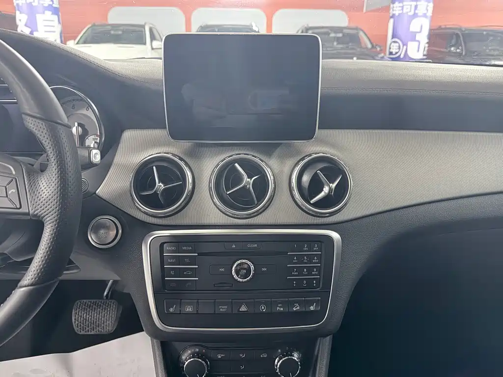 Mercedes-Benz GLA 2016 — фото 11