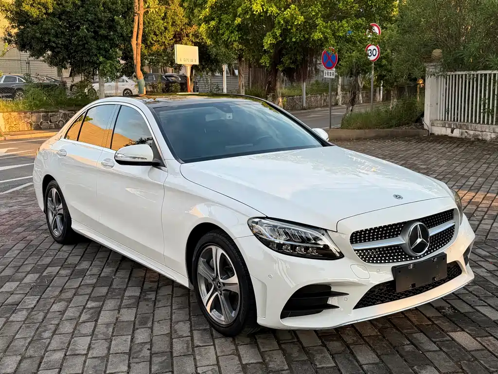 Mercedes-Benz C-Class 2020