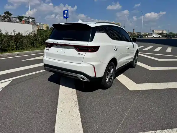 Geely Vision X6 2022