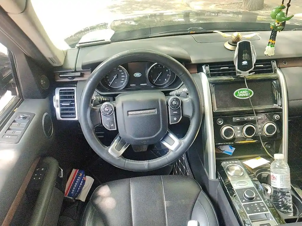 Land Rover Discovery 2018 — фото 11
