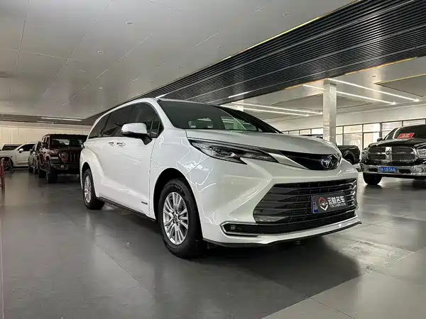 Toyota Sienna 2021
