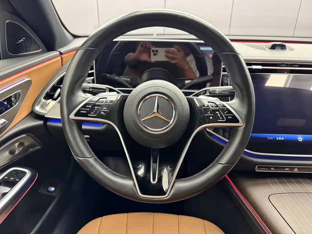 Mercedes-Benz E-Class 2023 — фото 6