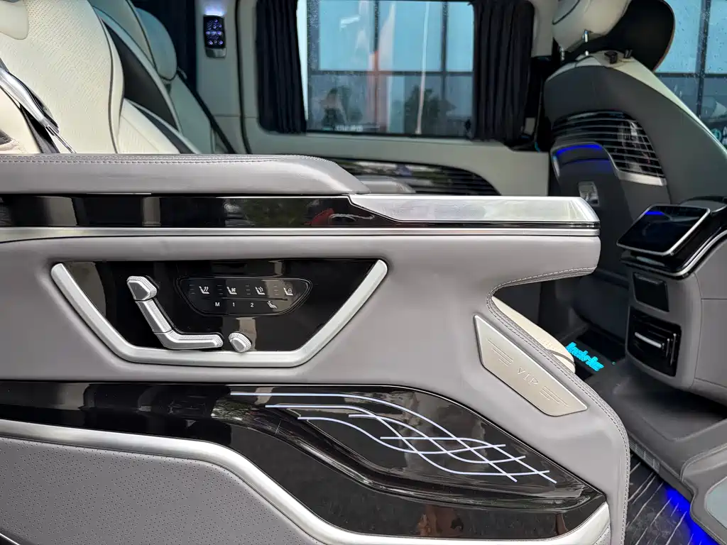 Mercedes-Benz Vito 2023 — фото 15