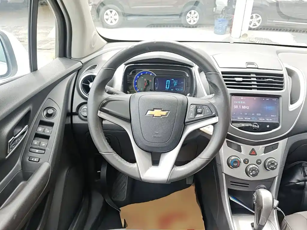 Chevrolet Trax 2015 — фото 11