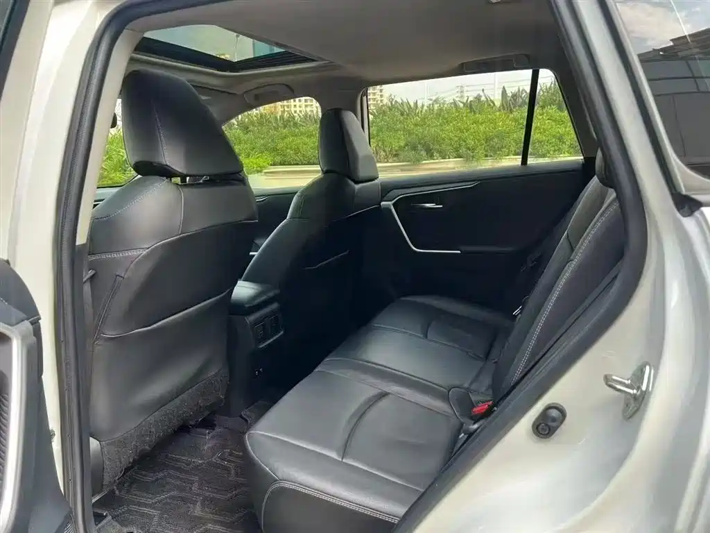 Toyota RAV4 2021