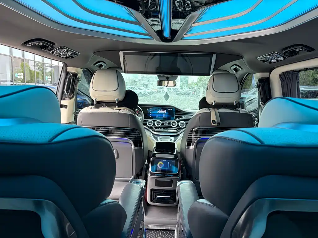Mercedes-Benz Vito 2023 — фото 13