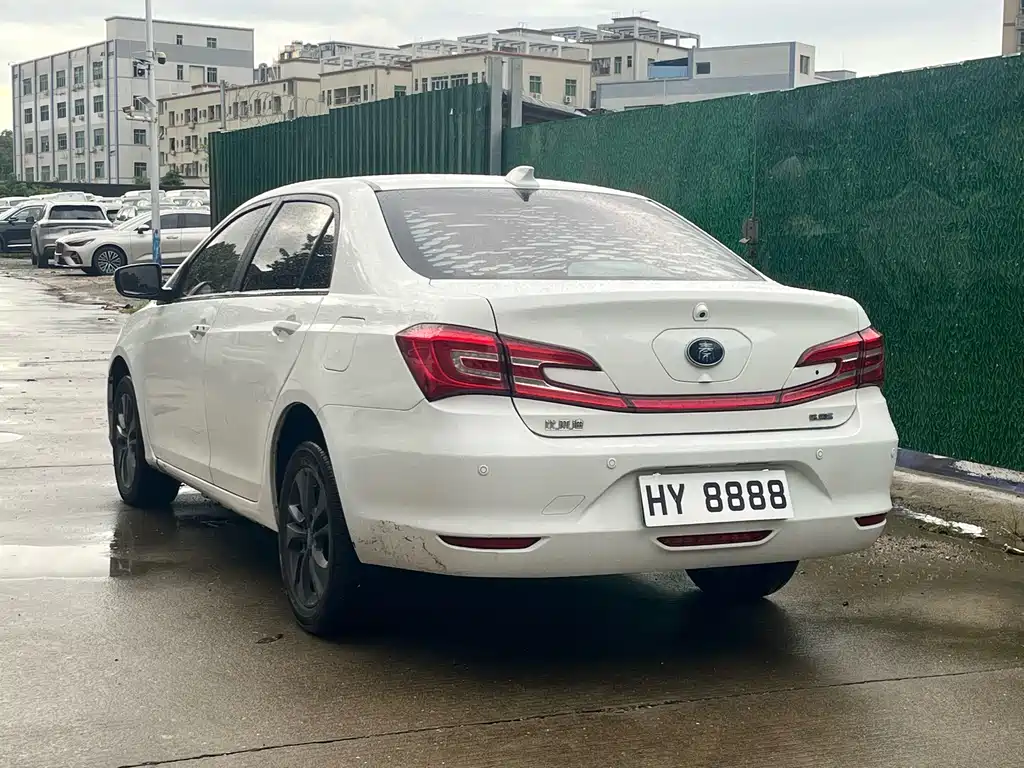 BYD Qin NEV 2018 — фото 11