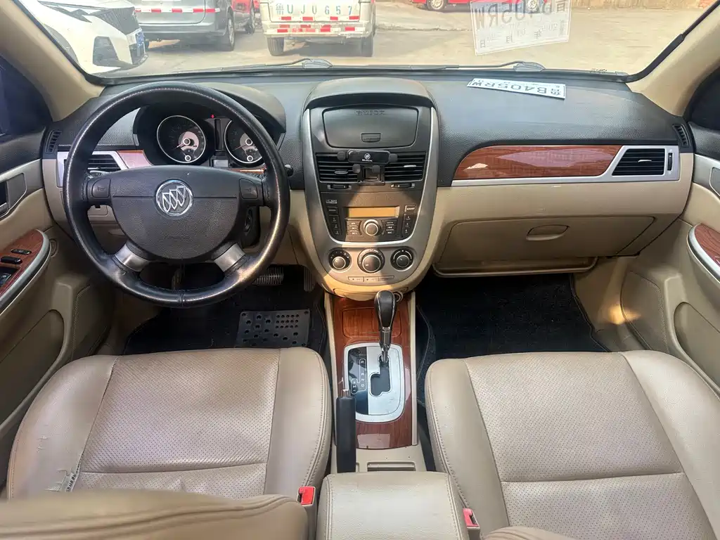 Buick Excelle 2015 — фото 8