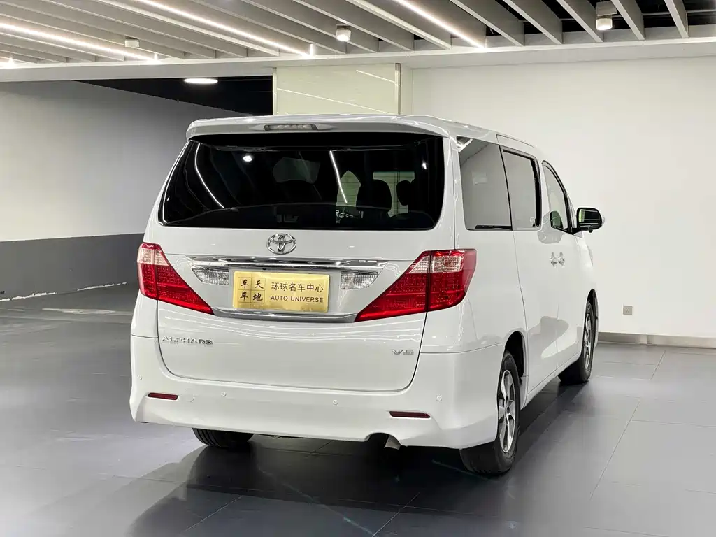 Toyota Alphard 2015 — фото 21