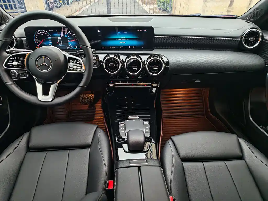 Mercedes-Benz A-Class 2021 — фото 6