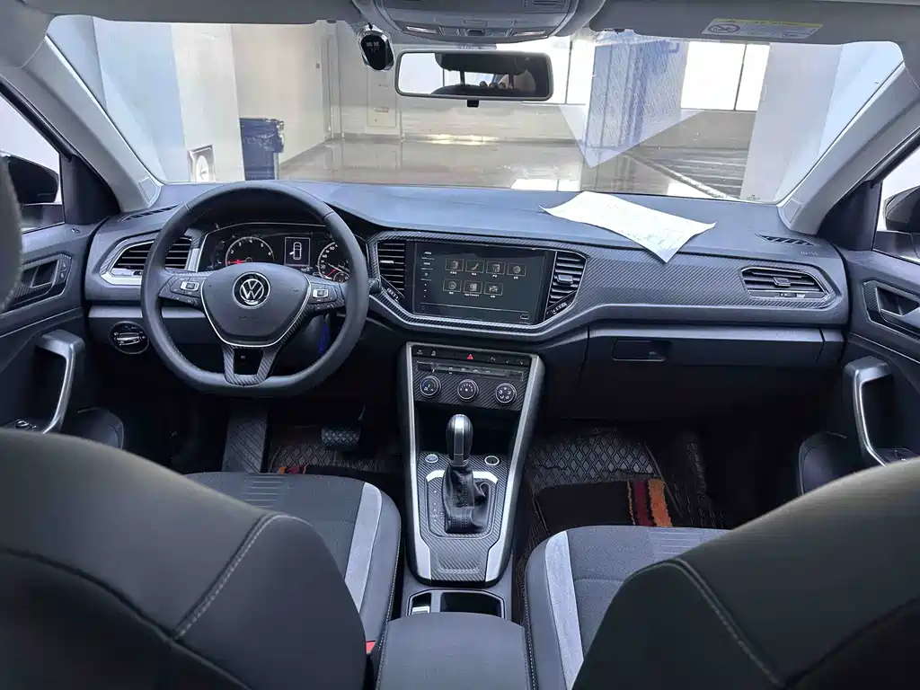 Volkswagen T-Roc 2023 — фото 19
