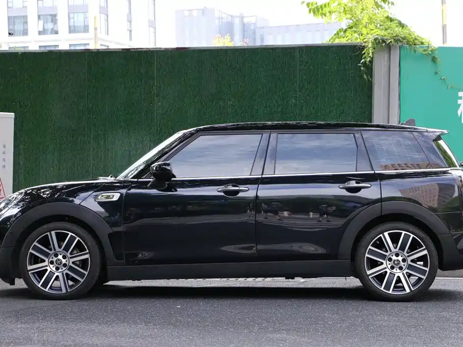 MINI Clubman 2021 — фото 9