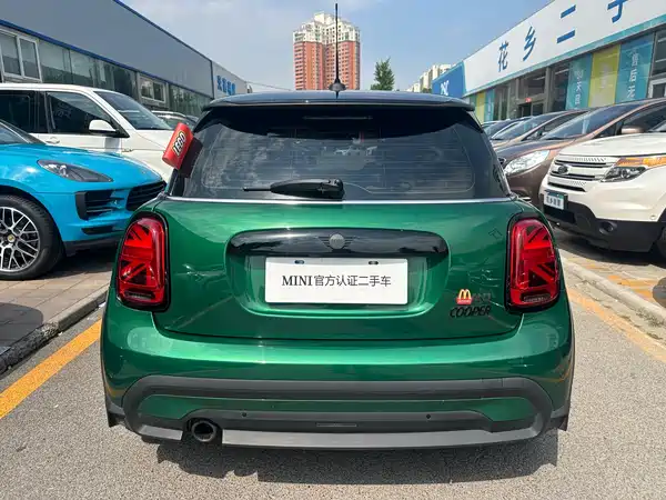 MINI MINI 2023