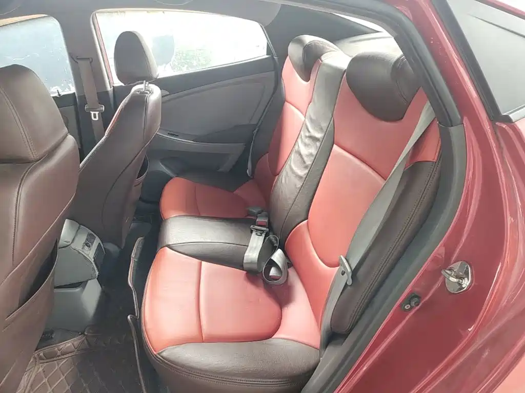 Hyundai Verna 2015 — фото 17