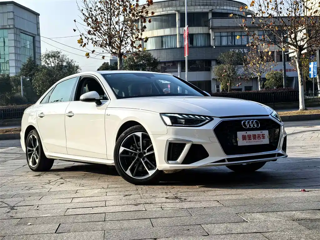 Audi A4L 2022 — фото 3