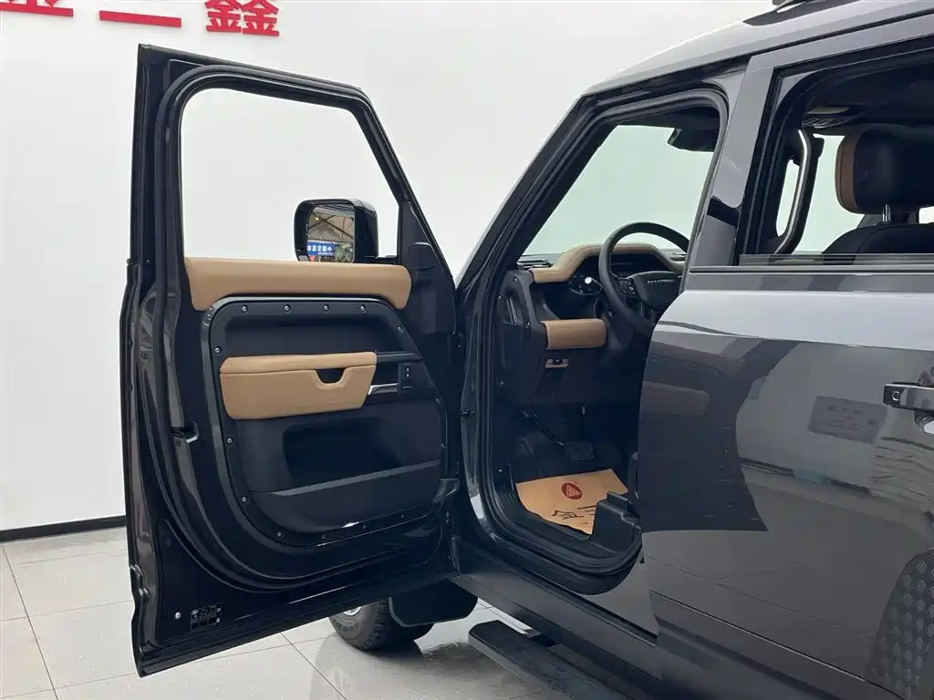 Land Rover Defender 2025 — фото 14