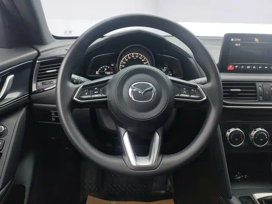 Mazda CX-4 2022 — фото 15