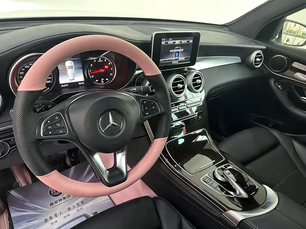Mercedes-Benz GLC 2018 — фото 16