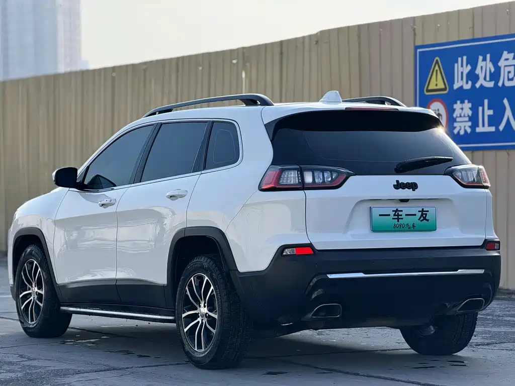 Jeep Cherokee 2020 — фото 7