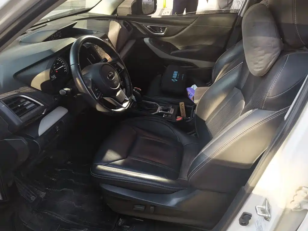 Subaru Forester 2023 — фото 11