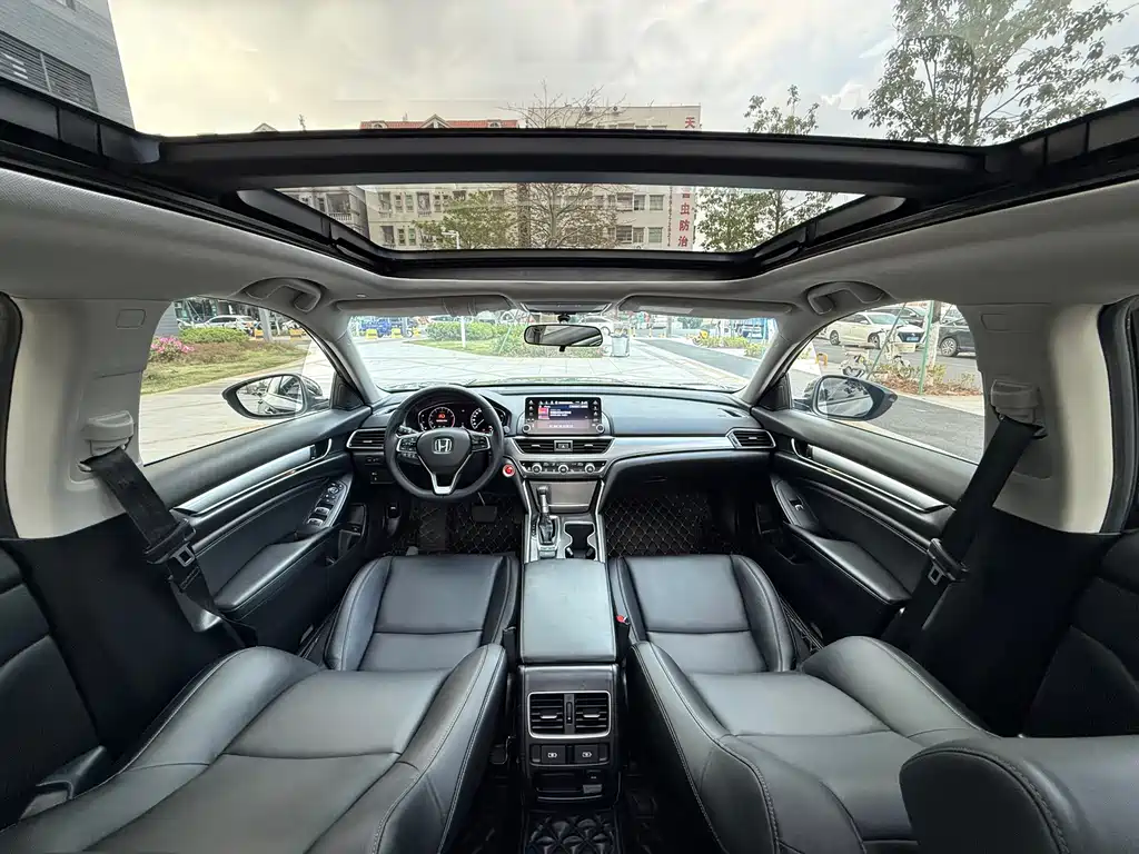 Honda Accord 2020 — фото 10