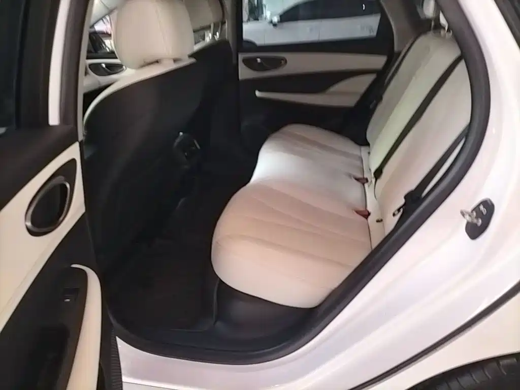 BYD Seal 05 DM-i 2025 — фото 17