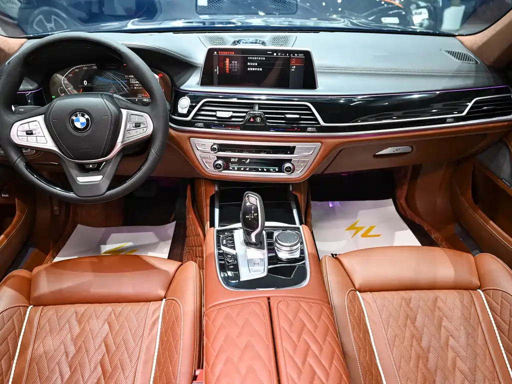 BMW 7 Series 2021 — фото 24