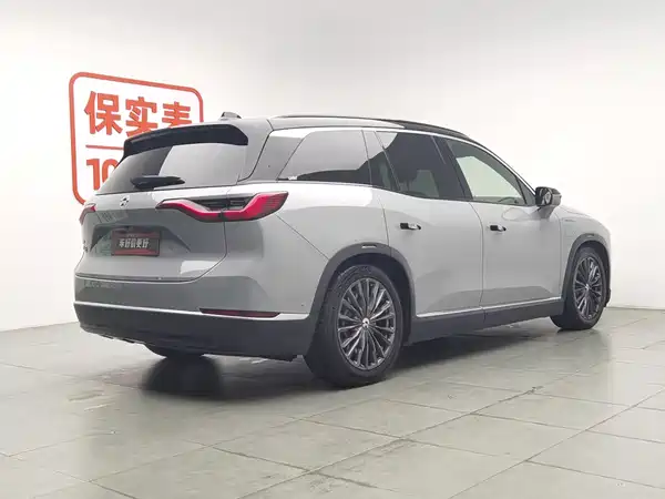 NIO ES8 2021