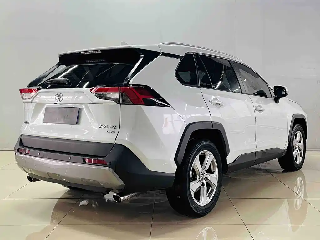Toyota RAV4 2021 — фото 6