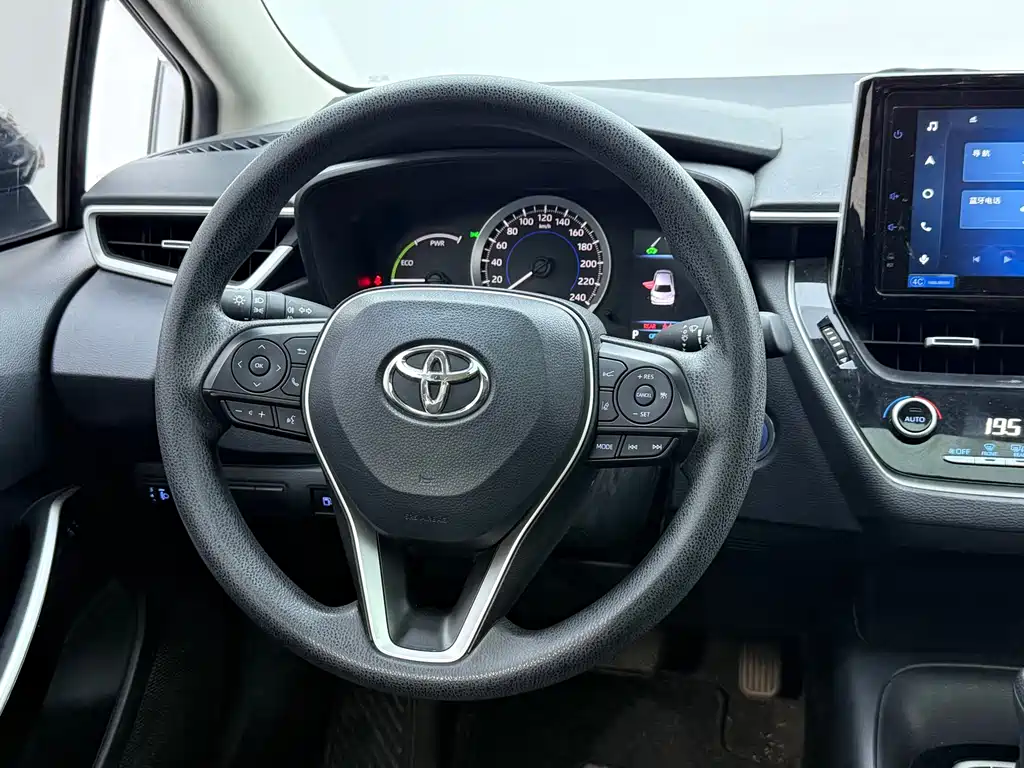 Toyota Corolla 2021 — фото 10