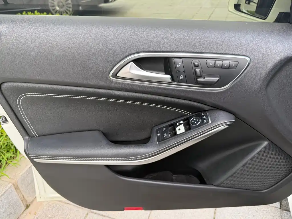 Mercedes-Benz A-Class 2014 — фото 8