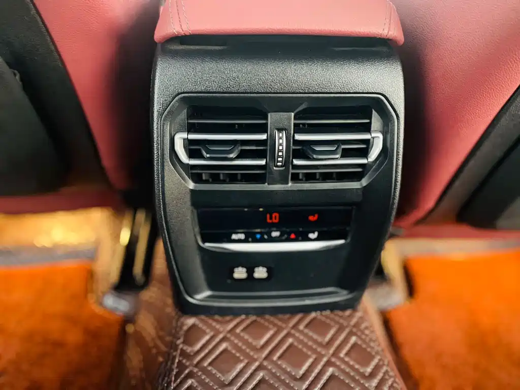 BMW 3 Series 2023 — фото 17