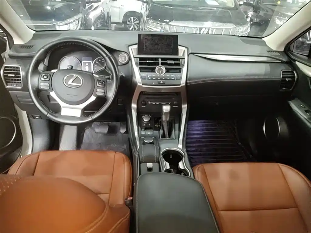 Lexus NX 2016 — фото 10