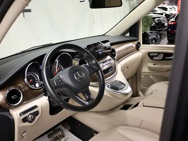 Mercedes-Benz V-Class 2022