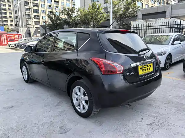 Nissan Tiida 2011