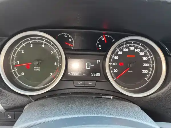 Peugeot 408 2015