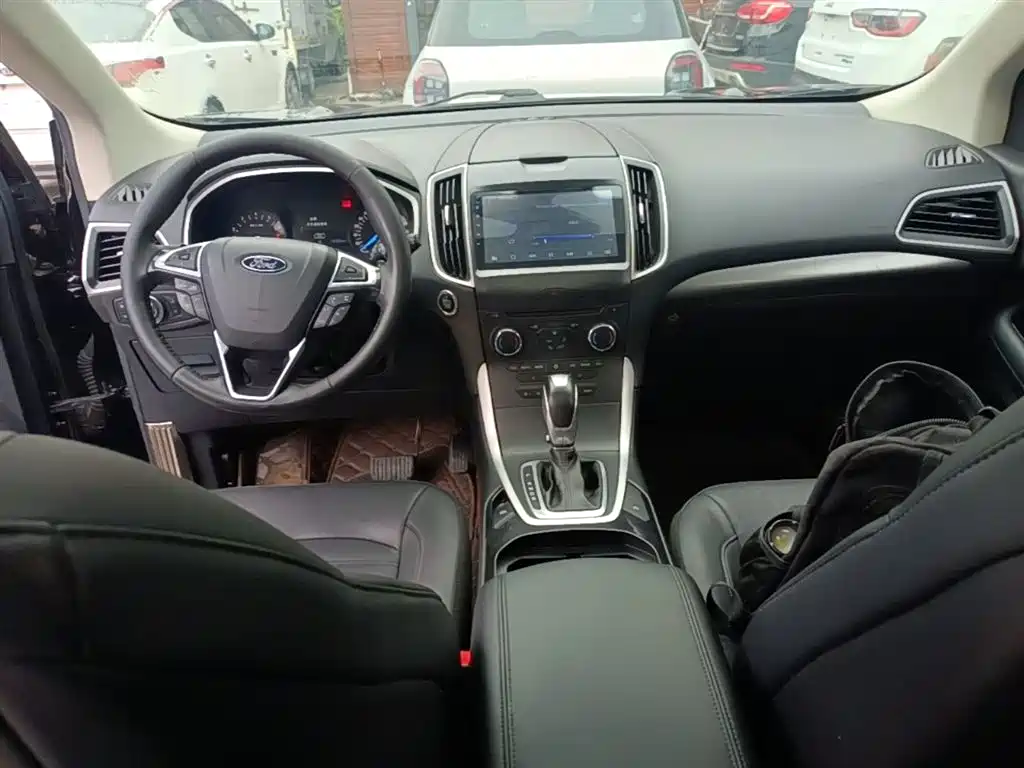 Ford Edge 2018 — фото 10
