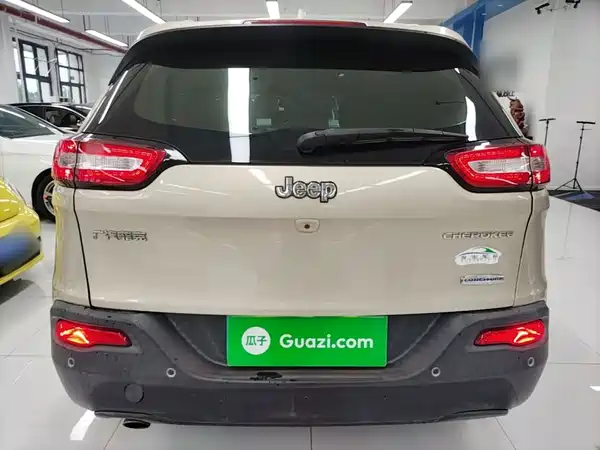 Jeep Cherokee 2016