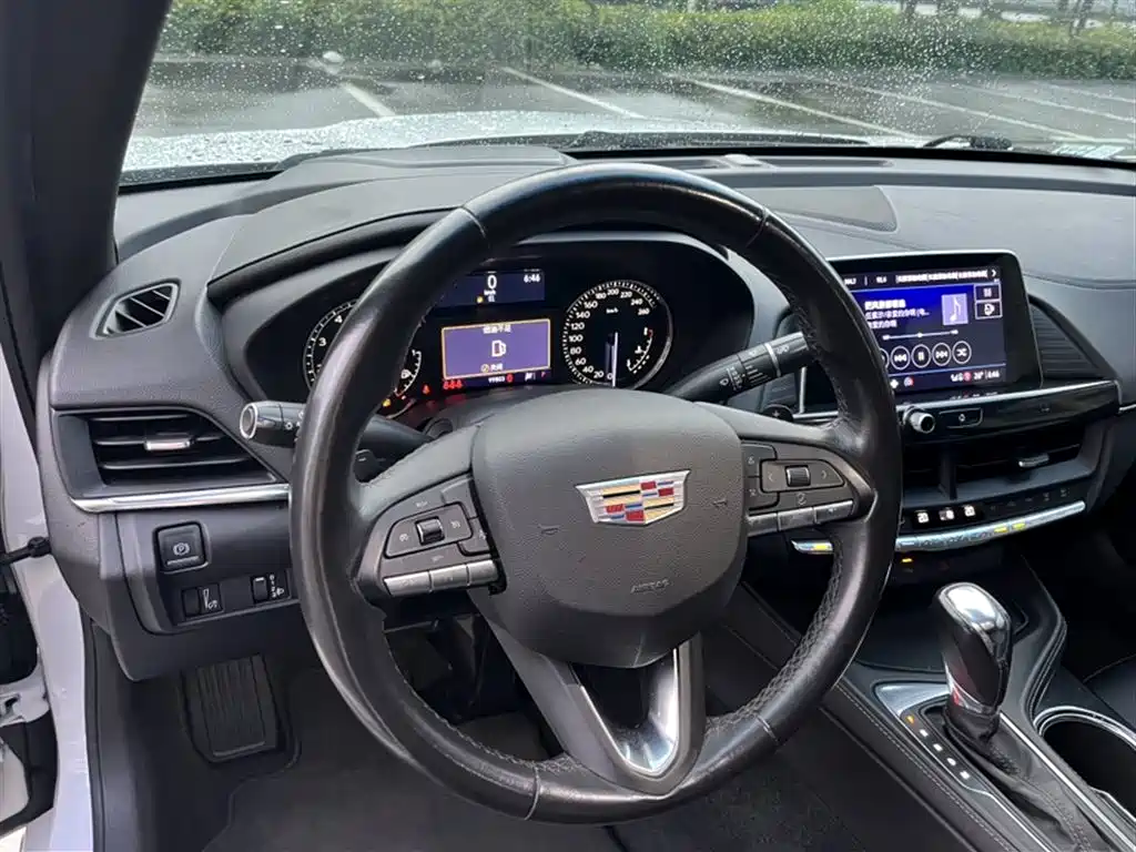 Cadillac CT4 2021 — фото 20