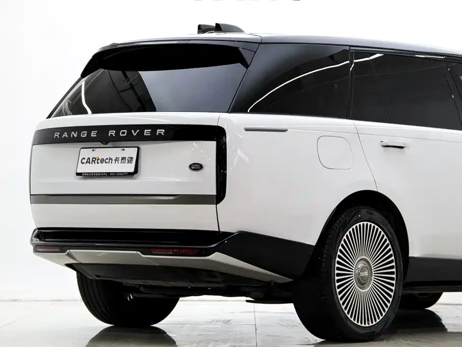 Land Rover Range Rover 2023 — фото 32