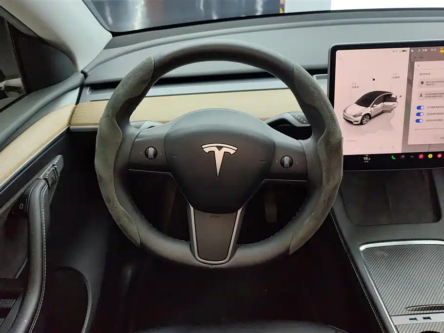 Tesla Model Y 2022 — фото 15