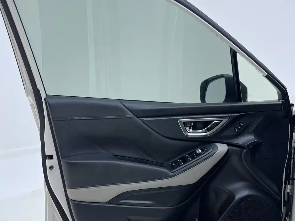 Subaru Forester 2023 — фото 19