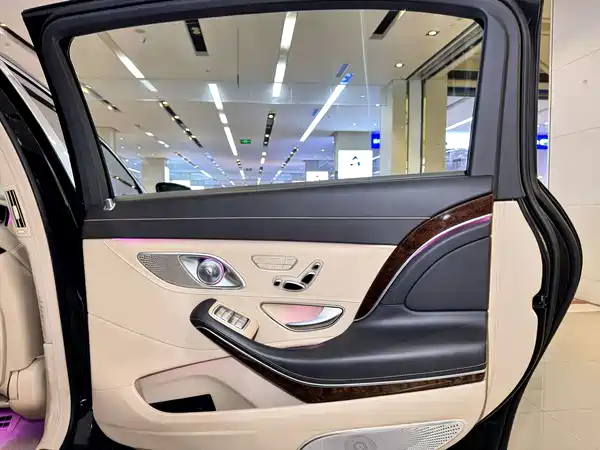 Mercedes-Benz Maybach S-Class 2015