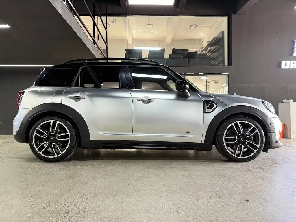 MINI Countryman 2019 — фото 10