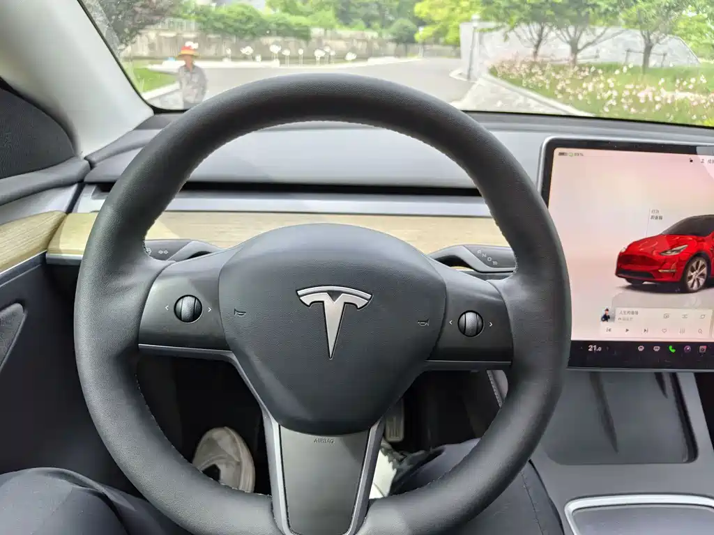 Tesla Model Y 2023 — фото 11
